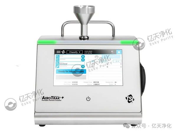 在潔凈環(huán)境的管理中，對空氣中不同粒徑顆粒物的實時監(jiān)測至關(guān)重要，它能為關(guān)鍵流程監(jiān)控提供可靠數(shù)據(jù)，同時保障生產(chǎn)符合相關(guān)法規(guī)要求。 塵埃粒子計數(shù)器是實現(xiàn)這一目標的重要工具，它主要用于測量潔凈環(huán)境里單位體積內(nèi)塵埃粒子的數(shù)量和粒徑分布。借助它，我們可以對各種潔凈等級的工作臺、潔凈室、潔凈車間的凈化效果和潔凈級別進行有效監(jiān)控，這對于提高產(chǎn)品質(zhì)量、降低風險與成本，以及讓法規(guī)遵從變得更簡單都有著關(guān)鍵意義。 圖片 9001型凝聚核粒子計數(shù)器  0.1CFM(2.83 LPM)流量條件下10nm靈敏度 圖片 9001型凝聚核粒子計數(shù)器 (CPC)是市場中特有的一款水基、層流、高流量儀器，采用特有技術(shù)，具有0.1 CFM (2.83 LPM)流量條件下10 nm靈敏度。儀器具有超低誤計率，能夠為客戶提供可靠的環(huán)境監(jiān)測和氣體處理，確保產(chǎn)品安全免受納米微粒污染。 特點與優(yōu)勢 圖片 10 nm 靈敏度 0.1 CFM (2.83 LPM) 采樣流量 低誤計率 ( < 0.07 count/ft 3 ) 實現(xiàn)了低顆粒物濃度條件下的精確測量 快速響應(yīng) 使用超純水或去離子水作為工作液，無需使用酒精或其它化學物質(zhì) 數(shù)據(jù)存儲：250 個區(qū)域，999 個位置和10,000 個樣 可使用USB，USB 存儲設(shè)備和以太網(wǎng)進行數(shù)據(jù)傳輸 通過TrakPro? Lite Secure軟件進行外部報告 業(yè)內(nèi)極高音量警報 簡單的點擊圖標觸摸屏操作方式 能夠存儲和檢索特定菜單和區(qū)域配置 9110型便攜式粒子計數(shù)器 值得信賴的0.1μm測量 圖片 9110型粒子計數(shù)器嚴格遵守符合 ISO 21501-4 標準，精確檢測0.100 μm的粒子，1.0 CFM (28.3 L/min)流速，0.100至10.0 μm粒徑范圍，可同時檢測多達八個通道的粒子數(shù)據(jù)。 特點與優(yōu)勢 圖片 精確檢測0.100 μm的粒子 0.100至10.0 μm粒徑范圍 可同時檢測多達八個通道的粒子數(shù)據(jù) 1.0 CFM (28.3 L/min)流速 符合ISO 21501-4標準中所有要求 I級和II級無塵室檢測最佳選擇 完全符合ISO 21501-4要求 可生成ISO-14644-1，EU GMP Annex1和FS209E的符合性報告 通過TRAKPRO Lite Secure軟件輸出的外部認證報告 采用增強HeNe激光 高可重復(fù)和高可靠檢測/數(shù)據(jù) 數(shù)據(jù)存儲：250區(qū)，999個位置和10,000個樣本 USB、以太網(wǎng)和脈沖輸出 工業(yè)級高分貝報警 允許存儲和回放特定測試/配置 顯示多達三個環(huán)境參數(shù) 不銹鋼外殼 無縫整合M32-01多點采樣器 無塵室分類達到ISO I級 A100系列便攜式粒子計數(shù)器 圖片 該系列產(chǎn)品提供了最新的功能--數(shù)據(jù)完整性、通信選項和直觀的圖形用戶界面，帶來了更好的用戶體驗和輕松的合規(guī)性。無論是單機獨立使用還是作為易于使用的完整監(jiān)控系統(tǒng)的一部分，A100系列都能滿足您的需求。 特點與優(yōu)勢 圖片 一臺儀器即可完成包括分級、監(jiān)測、高效過濾器檢漏和氣體測試在內(nèi)的各項工作、并且能夠分析產(chǎn)生原因 可見度高的指示狀態(tài) - LED 燈條可在 20 米/360° 范圍內(nèi)清晰可見 符合 GMP 法規(guī)的用戶控制權(quán)限 內(nèi)置體積校正系數(shù)使得氣體采樣體積更為精準 自動生成 ISO 14644-1 和 GMP （歐盟 GMP 和中國 GMP）報表和包括 TrakPro? Lite Secure 在內(nèi)的工作流程軟件 高效過濾器檢漏和調(diào)查診斷模式 (視聽雙重模式) ISO 21501-4 校準要求 支持WiFi? 連接 業(yè)內(nèi)最佳 5 年激光質(zhì)保 適合各種用途 - 機身采用易于清潔的不銹鋼外殼 通過 4-20 mA 數(shù)據(jù)模擬輸出信號和環(huán)境傳感器輸入配件，簡單便捷的集成入第三方系統(tǒng) 最新 TrakPro? Lite Secure 軟件支持多種儀器報告 這些高靈敏度的粒子計數(shù)器性能可靠，能輕松滿足合規(guī)要求并保證數(shù)據(jù)完整性，可根據(jù)用戶的特定需求，幫助識別潛在的環(huán)境污染源，同時跟蹤潔凈空間中顆粒物水平隨時間的變化。
